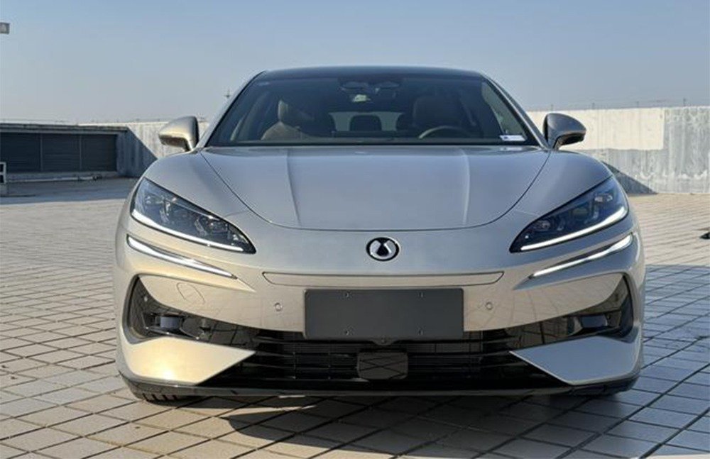 imgi_2_denza z9 4 Denza Z9GT DM 2026 Model 1100 All-Wheel Drive Ultra Edition– Factory Price From China | Export Cars From China Nigeria - Image 1