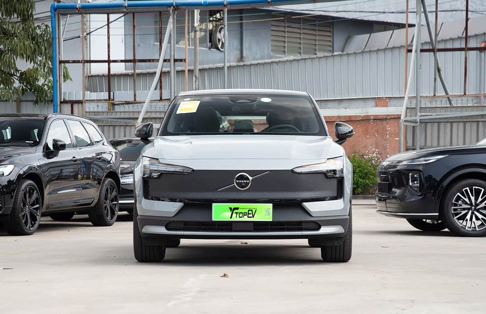 imgi_3_1_3(39) 2026 Volvo EX30 Cross Country– China Export Vehicle | New Chinese Cars Nigeria - Image 1