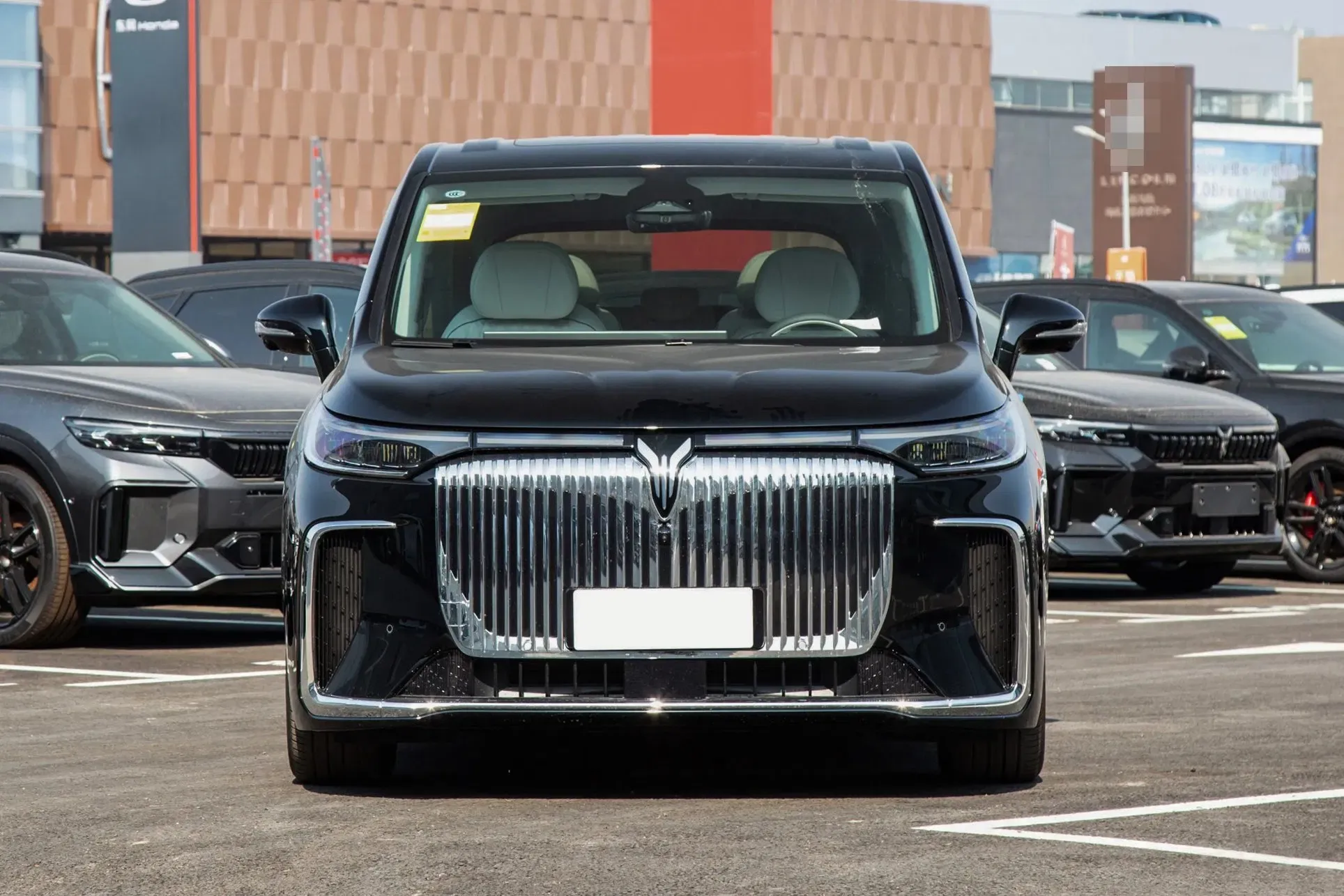 imgi_68_Premium-Electrical-Vehicle-with-Spacious-Voyah-Dreamer-EV-Car Voyah Dreamer EV Left Hand Drive Electric Car– In Stock in China | Chinese Ev Cars in Ethiopia - Image 1